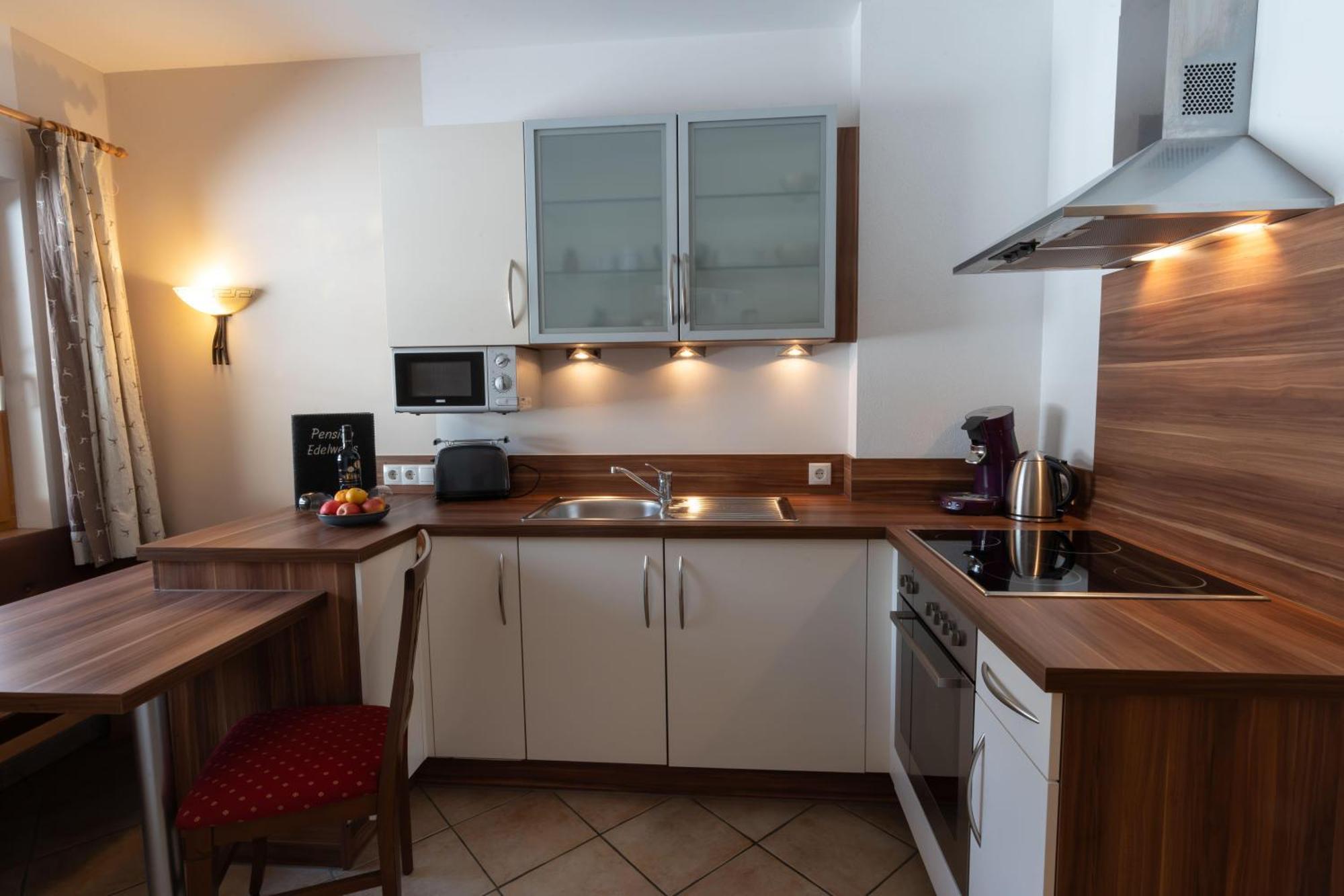Pension Edelweiss Breitenbach am Inn エクステリア 写真