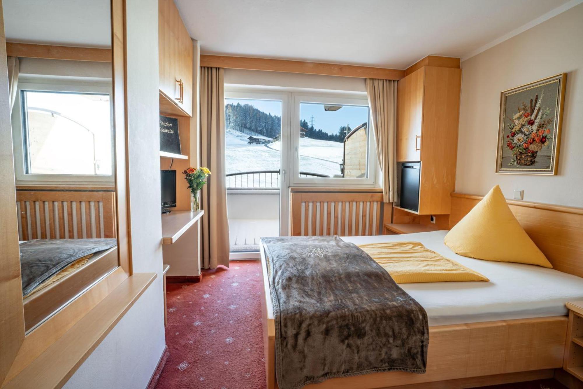 Pension Edelweiss Breitenbach am Inn エクステリア 写真