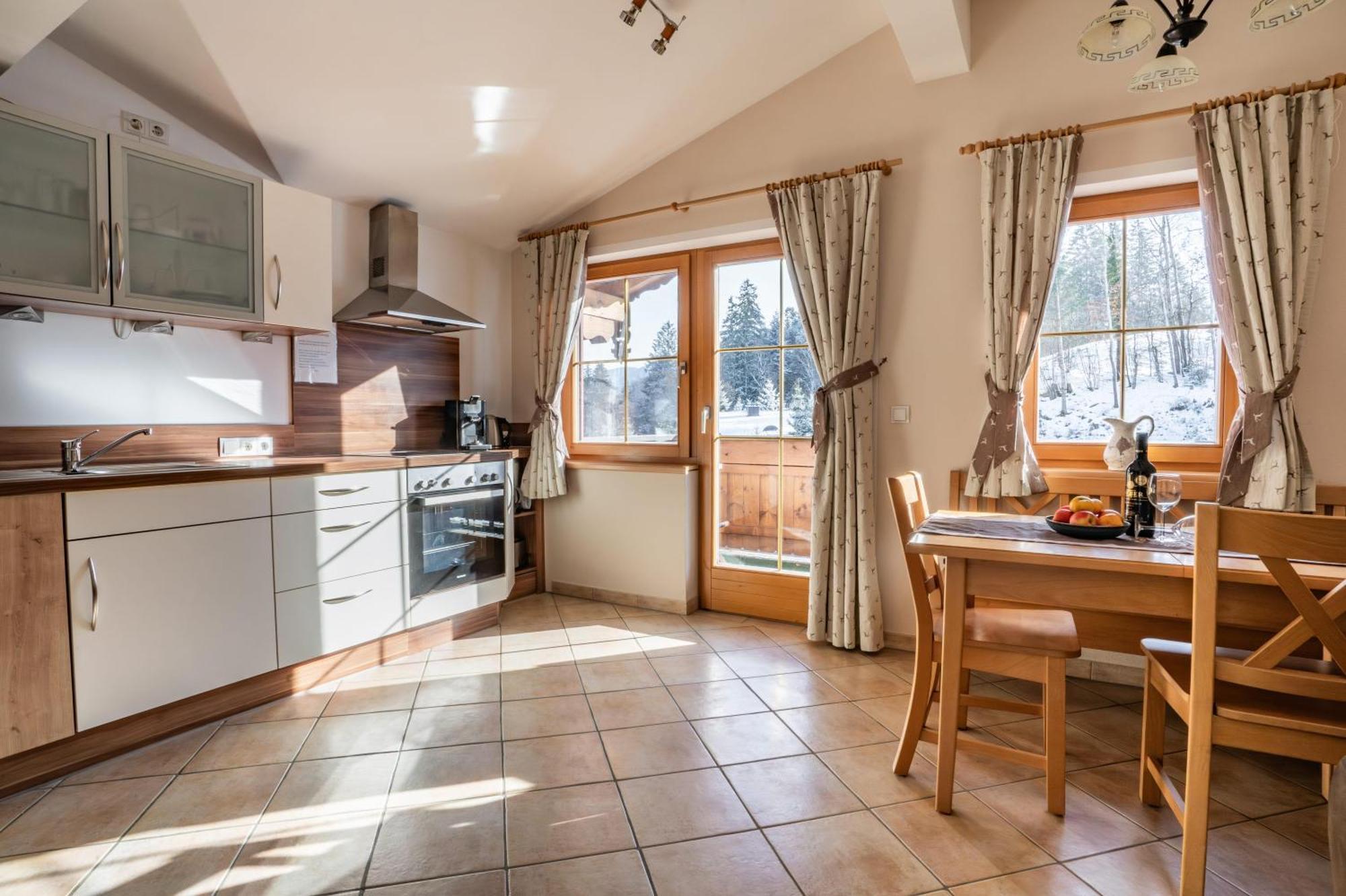 Pension Edelweiss Breitenbach am Inn エクステリア 写真