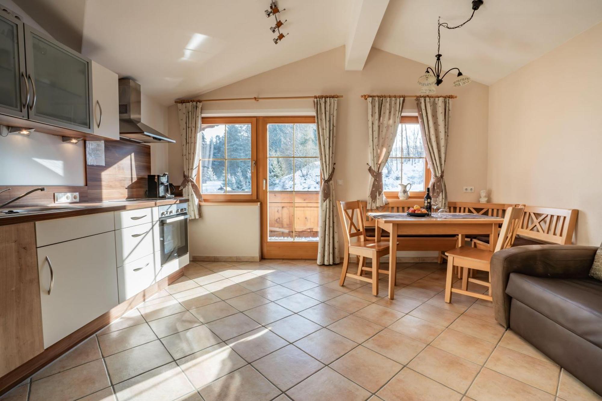 Pension Edelweiss Breitenbach am Inn エクステリア 写真