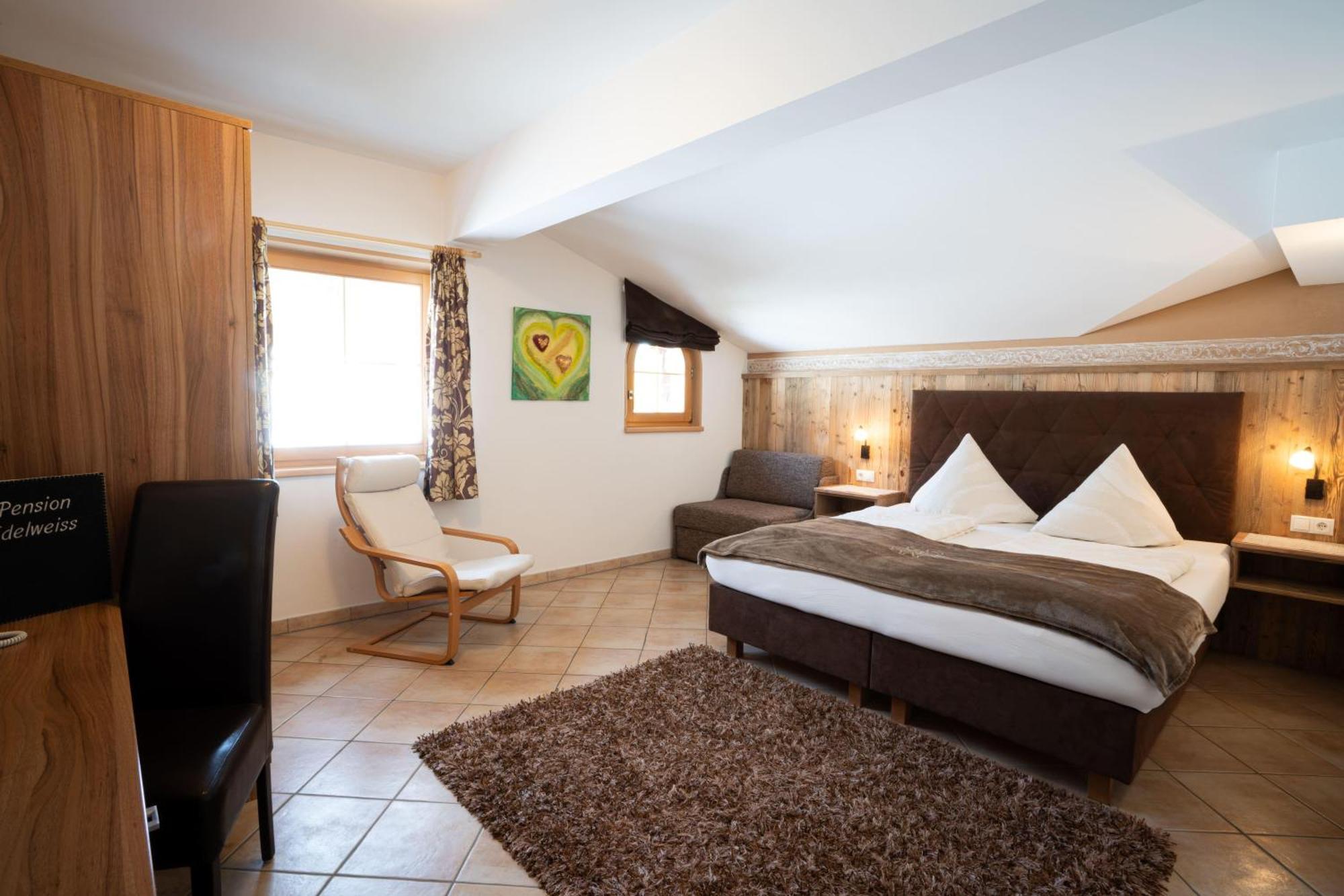 Pension Edelweiss Breitenbach am Inn エクステリア 写真