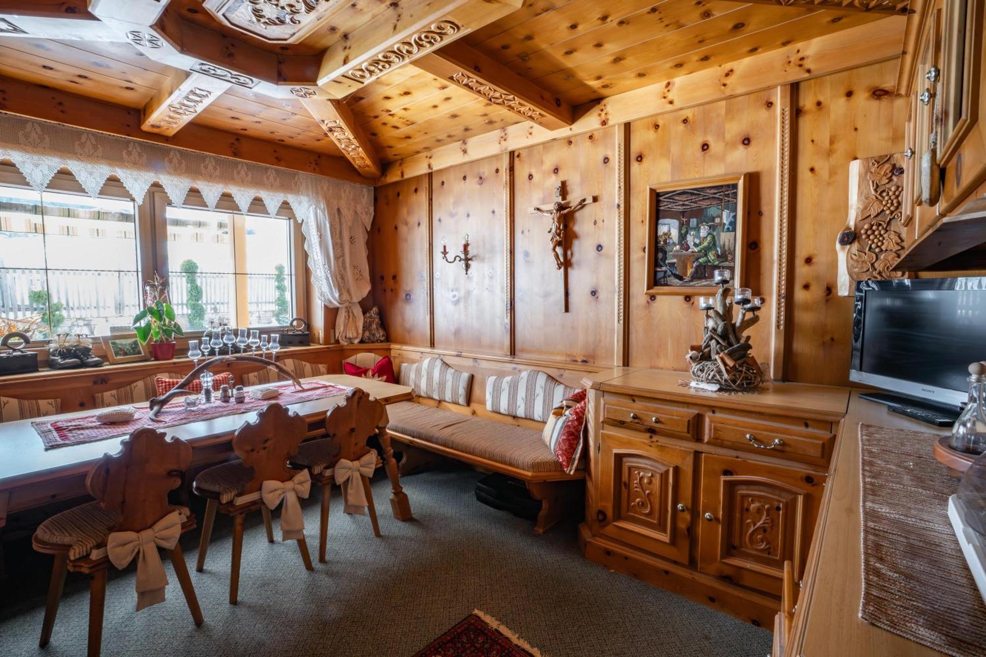 Pension Edelweiss Breitenbach am Inn エクステリア 写真