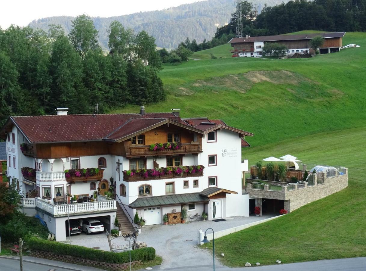 Pension Edelweiss Breitenbach am Inn エクステリア 写真